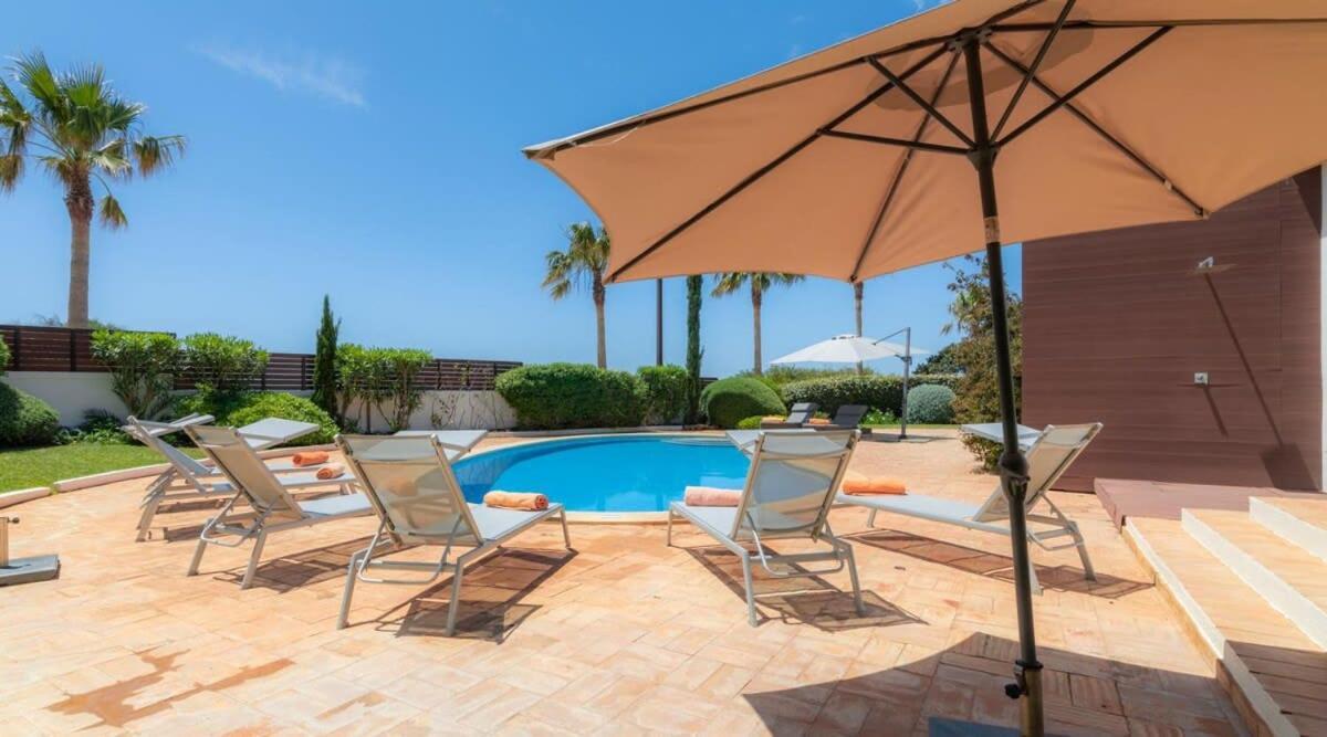 Villa Prado - Beautiful Beachfront Villa Albufeira Dış mekan fotoğraf